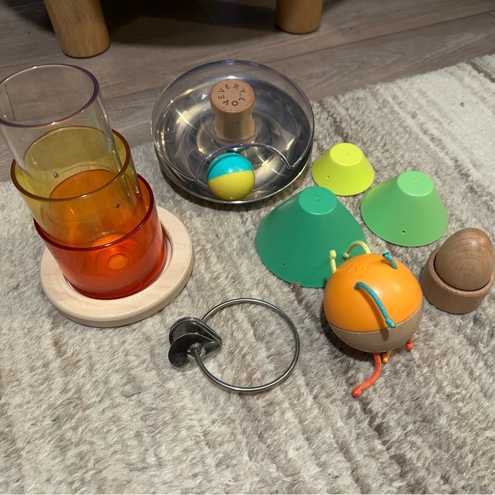 LOVEVERY Explorer Kit (months 9-10)